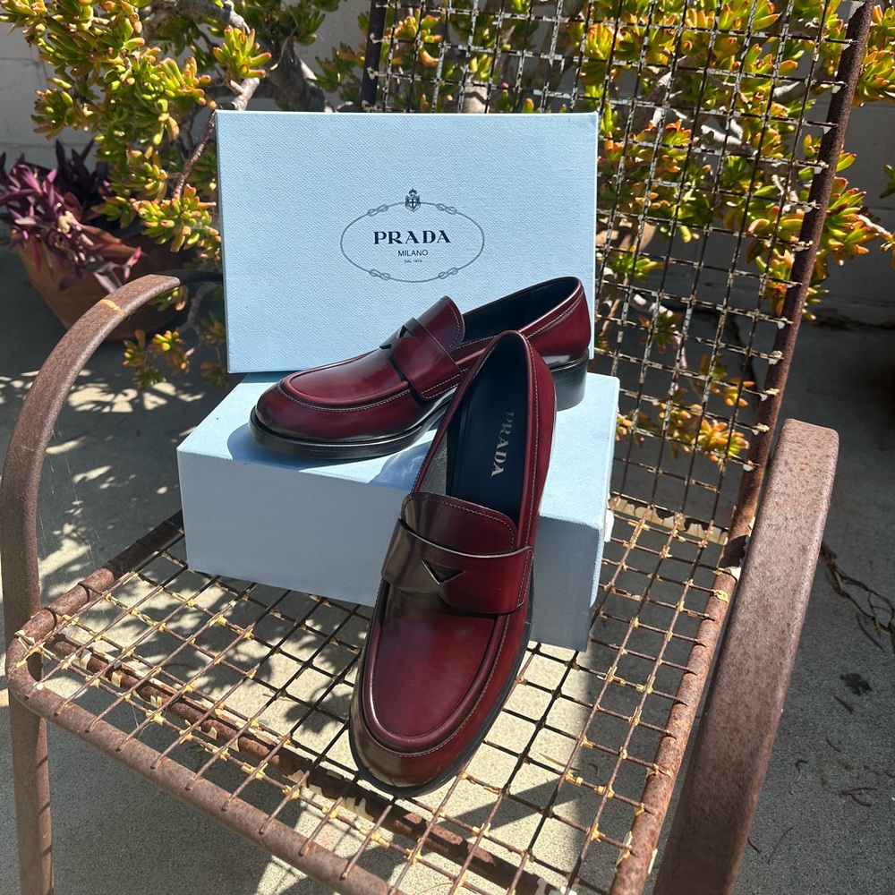 Prada womens size 40